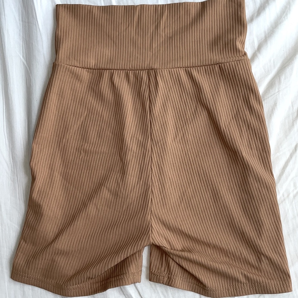 Ribbed Bike Shorts - Picture 3 of 4